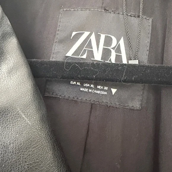 Zara Women's Black Cropped Leather Jacket - Picture 2 of 3